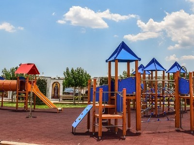 Наше принципиальное отношение к материалам для детской площадки